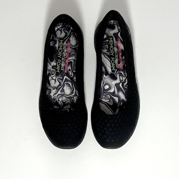 SKECHERS - SLIP-ON FLATS WOMENS SIZE: 6.5 - Picture 5 of 13